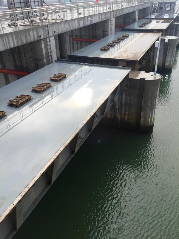 珠海橫琴翻板門液壓啟閉機(jī)
